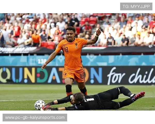 AC米兰吉鲁头球摆渡助攻一锤定音