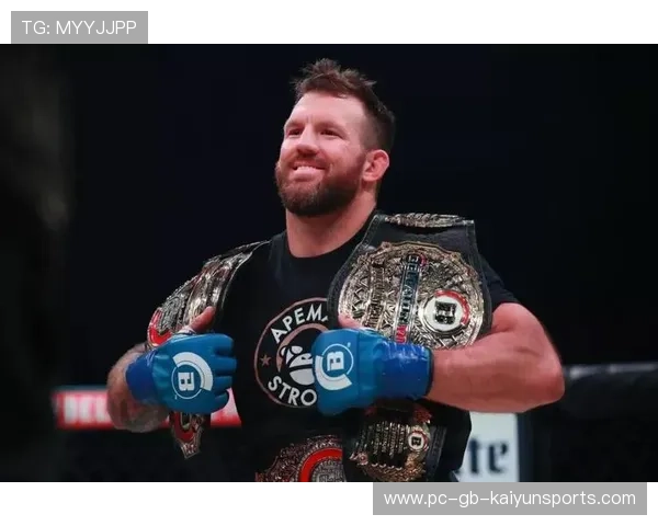 UFC 重量级对轰震碎摄像机！现场颤动